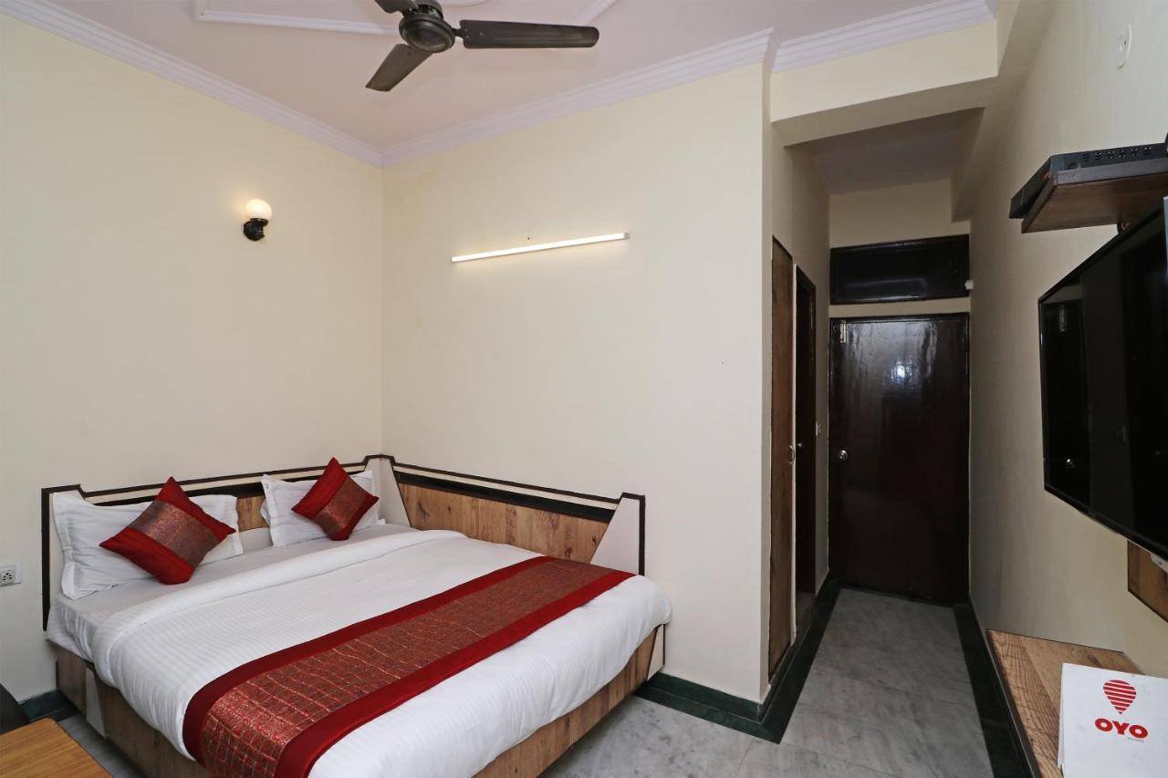 Oyo Hotel Silver Shine Near Gurudwara Shri Bangla Sahib New Delhi Exterior photo