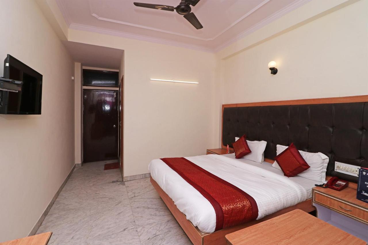 Oyo Hotel Silver Shine Near Gurudwara Shri Bangla Sahib New Delhi Exterior photo