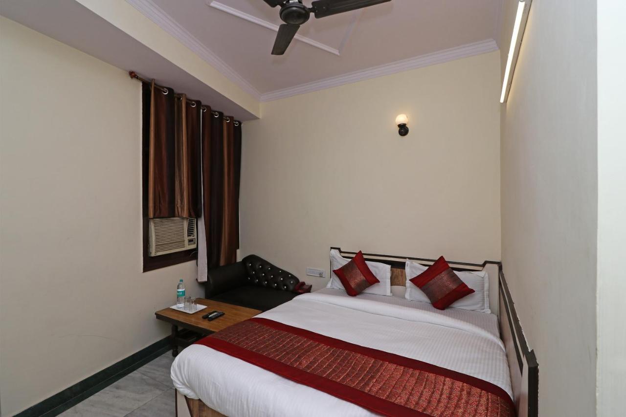 Oyo Hotel Silver Shine Near Gurudwara Shri Bangla Sahib New Delhi Exterior photo